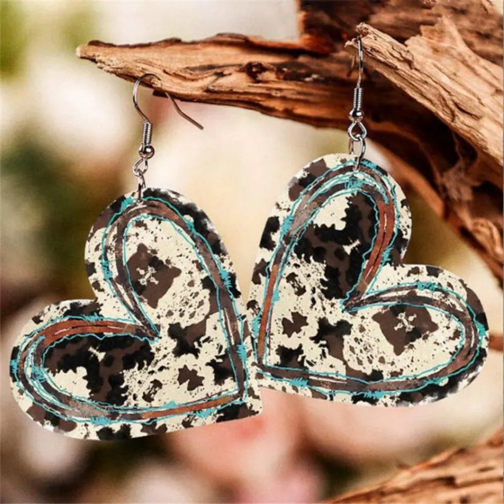 {NWT} Heart Shape Pendant Drop Earrings Leopard Print PU Leather